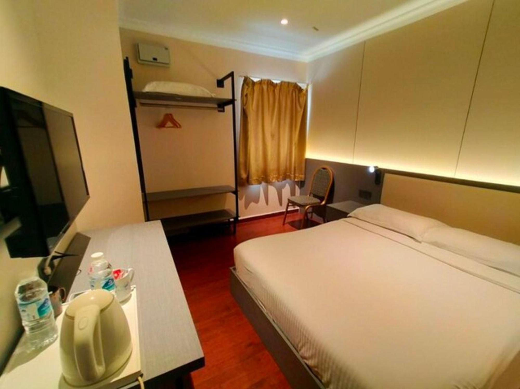 Super Oyo 998 Queen City Hotel George Town Exterior foto