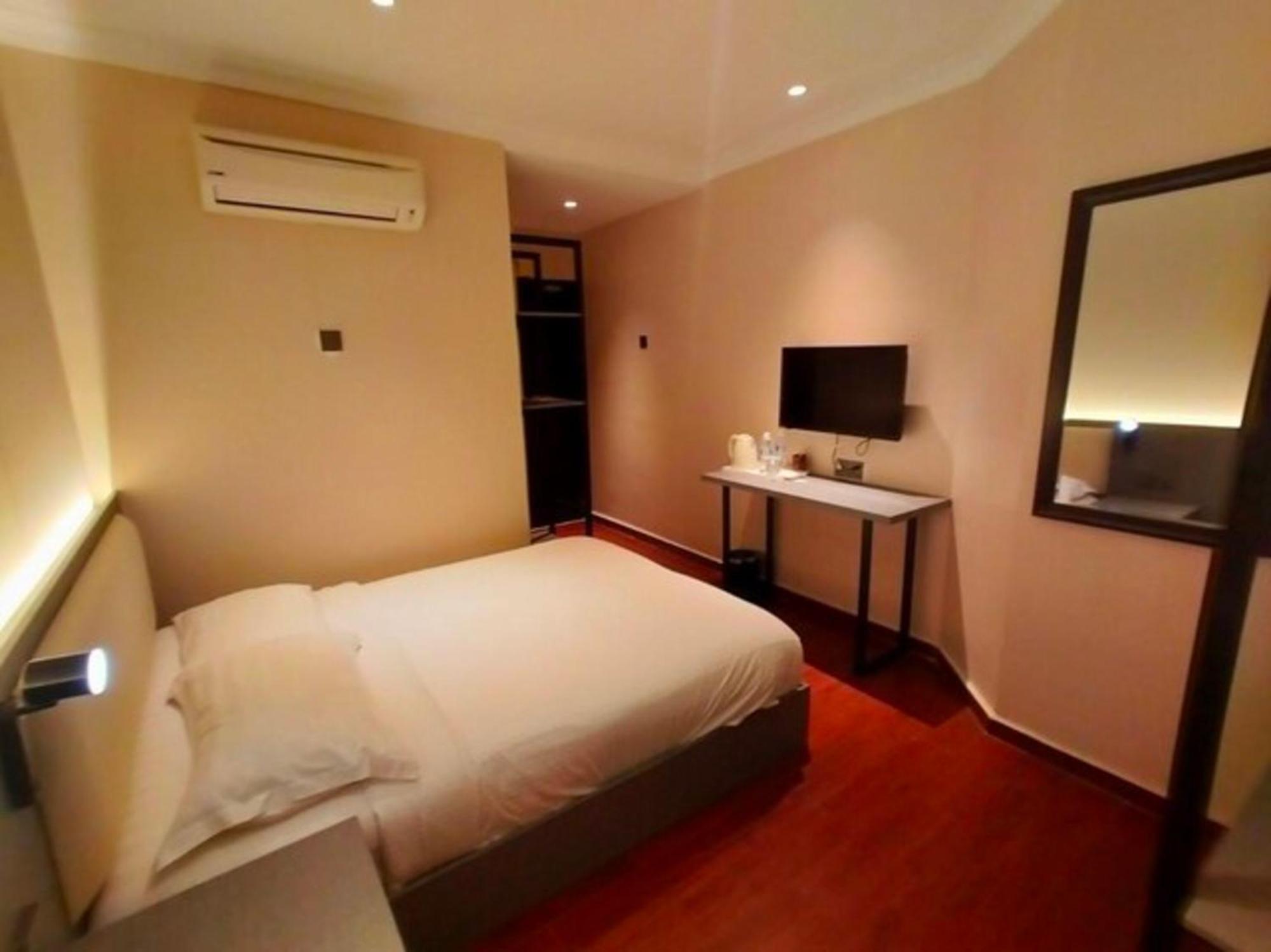 Super Oyo 998 Queen City Hotel George Town Exterior foto